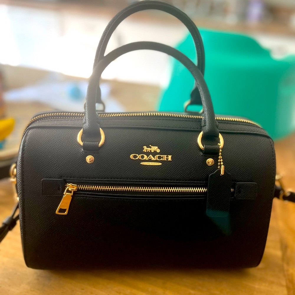 ✨Brand NEW✨ Coach bag w/classic strap